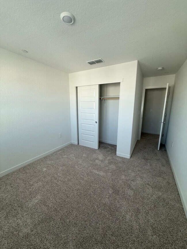 Building Photo - 171 Dock Cir