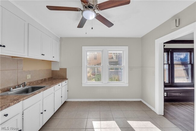 Building Photo - 12812 Parkhill Ave