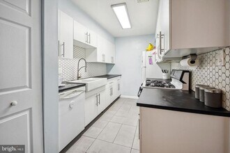 Building Photo - 21 Silverwood Cir