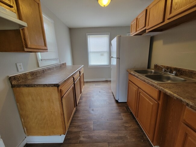 Building Photo - 2417 Ruby Dr