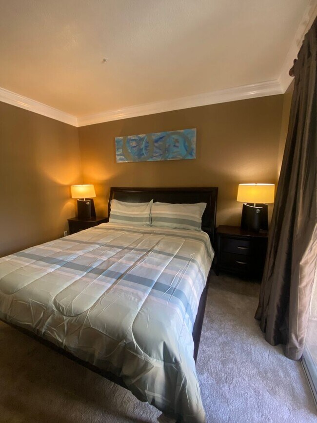 Building Photo - Fully furnished 2 bedroom unit in 24/7 guard gated community