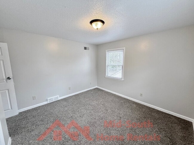 Building Photo - 1266 Hickory Ridge Dr