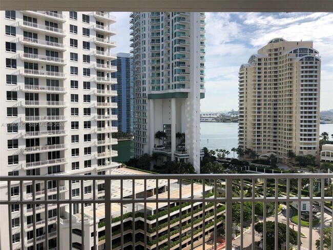 Building Photo - 701 Brickell Key Blvd