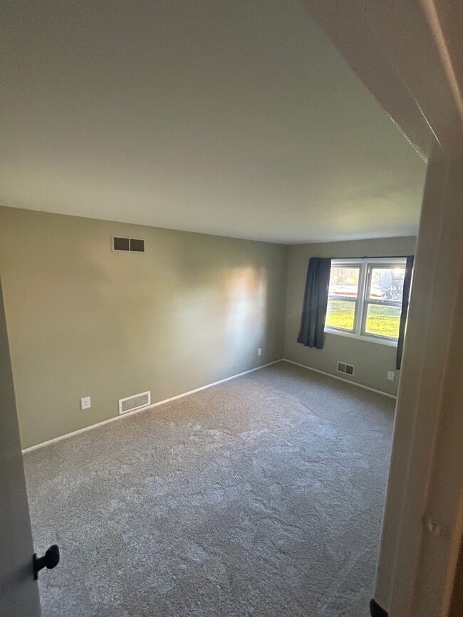 Building Photo - 17 Bellmawr Dr