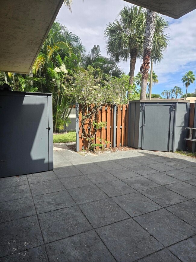 Building Photo - 4844 Alder Dr