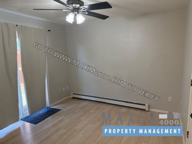 Building Photo - 385 Sunnyside Cir