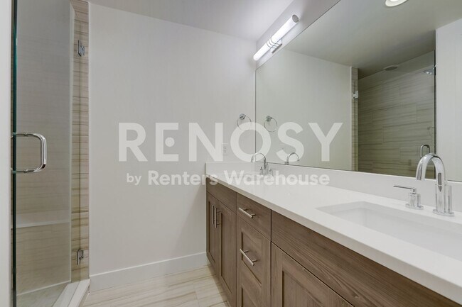 Building Photo - Prime Luxury Berkeley Townhouse with Rooftop Deck AVAILABLE NOW