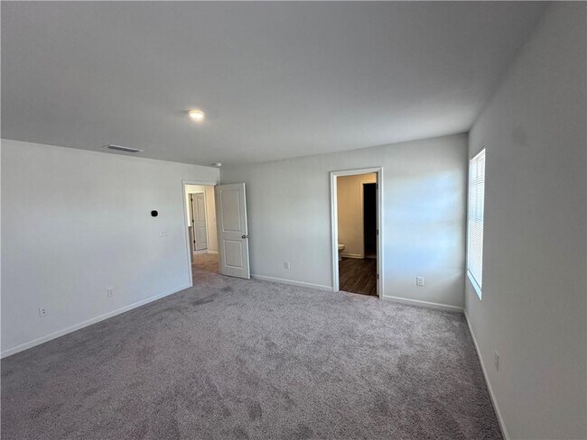 Building Photo - 536 Pemberton St