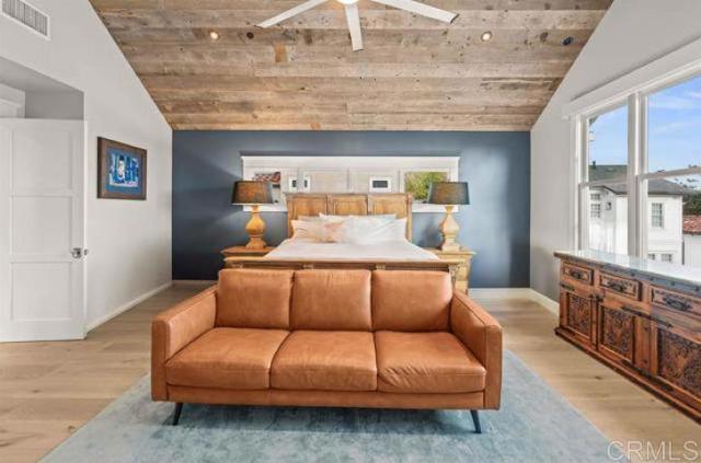 Building Photo - 1027 G Ave