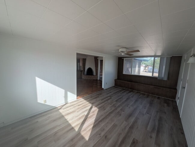 Building Photo - 4 Bedroom and 2 Bath Rental