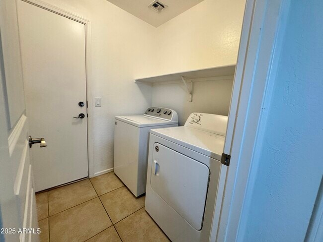 Building Photo - 45775 W Windmill Dr