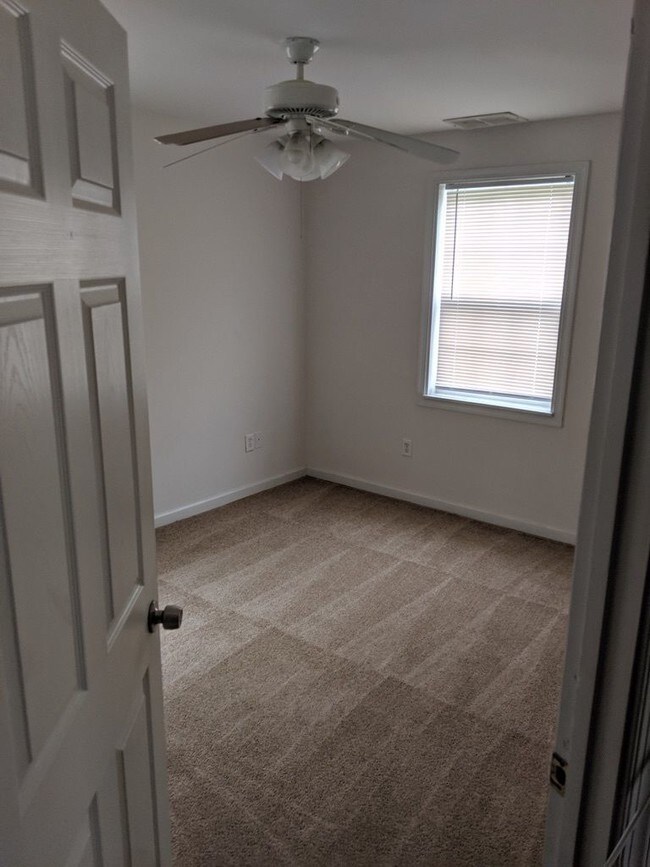 Building Photo - 4646 Minnesota Ave NE