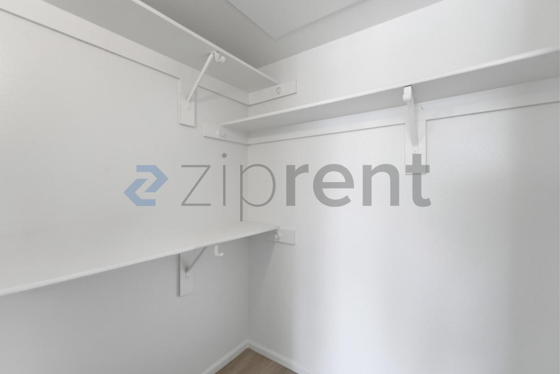 Building Photo - Unit Unit 1018