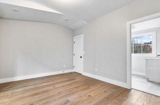 Building Photo - 300 Somerville Ave