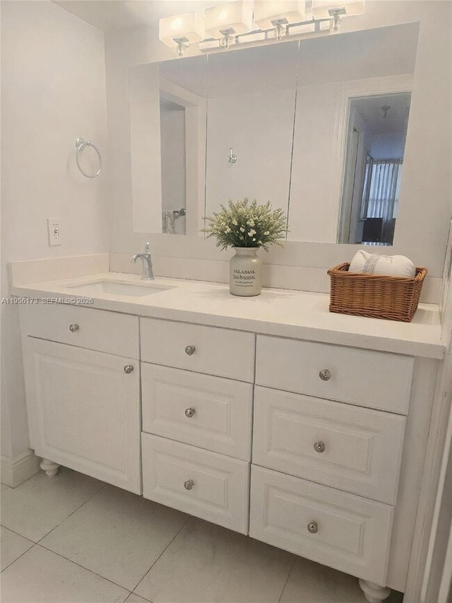 Building Photo - 899 Jeffery St