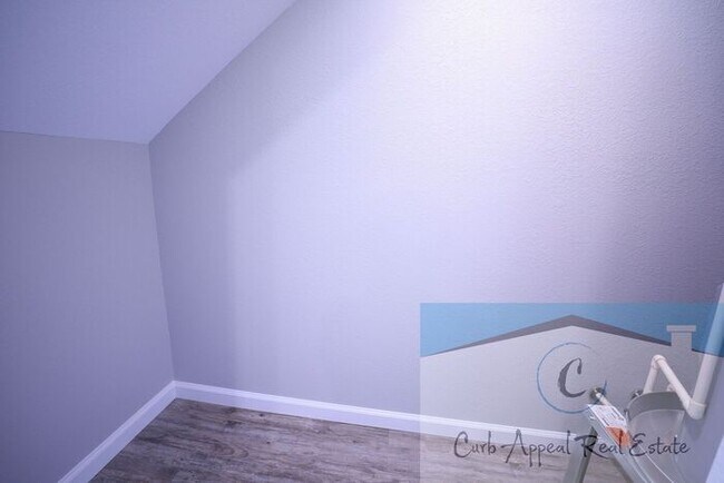 Building Photo - Move in special $800!! Beautiful 2 bed 2 bath duplex, includes washer and dryer - new construction!!