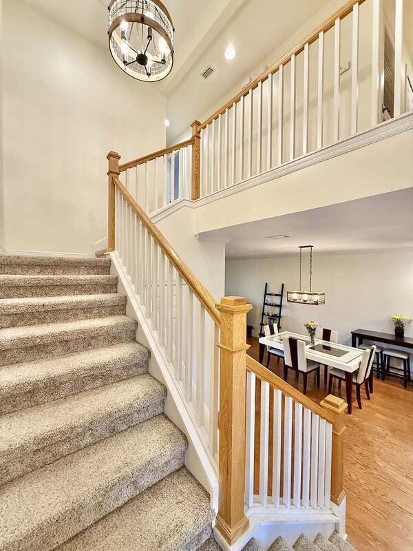 Building Photo - 131 Valencia Cir