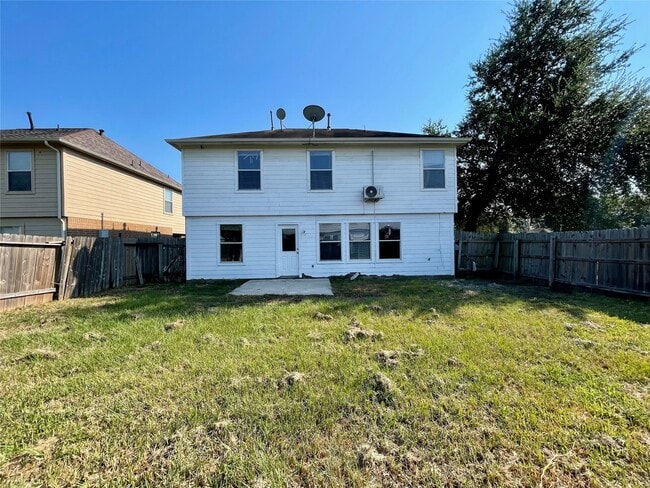 Building Photo - 7303 Foxshadows Ln