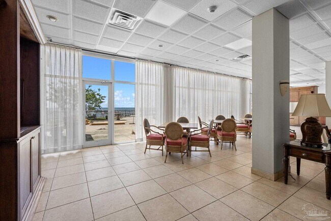 Building Photo - 825 Bayshore Dr