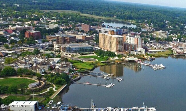 Building Photo - 283 Spring St