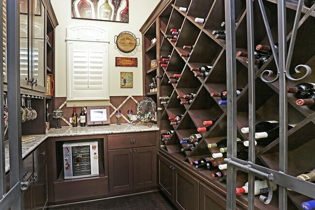 Building Photo - 4227 Dickson St