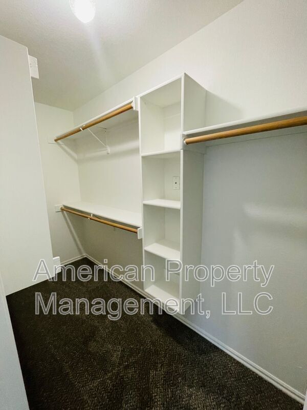 Building Photo - 5311 E 95th St