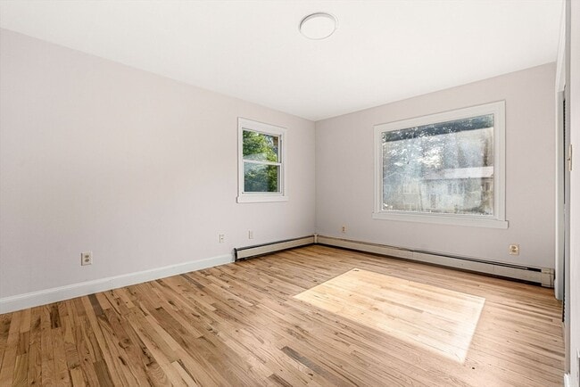 Building Photo - 14 N Glenway Ave