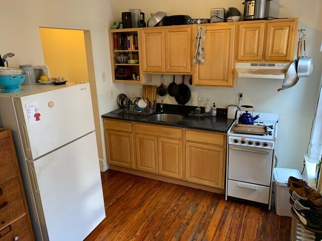 Building Photo - Amazing 1BR/1BA Apartment in University Ci...