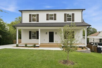Building Photo - Spacious 5-Bedroom with Fenced Yard & Modern Amenities