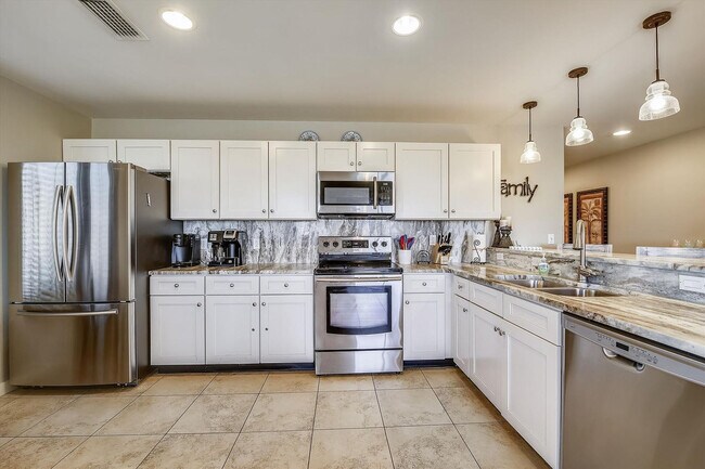 Building Photo - 15100 Front Beach Rd