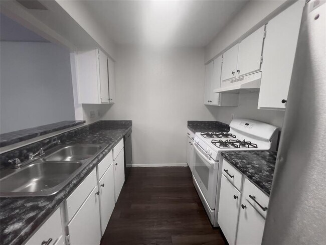 Building Photo - 901 Taulbee Ln