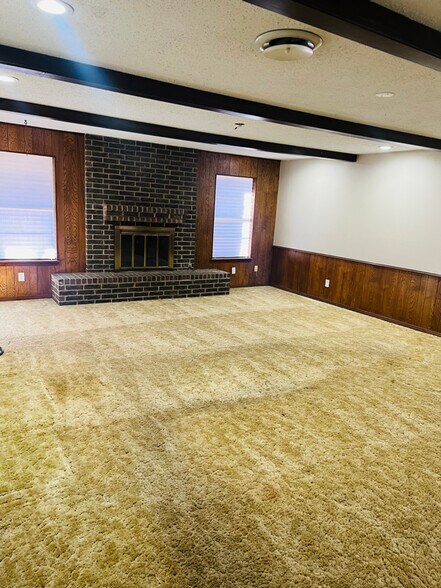 Building Photo - 3320 Arlington Dr