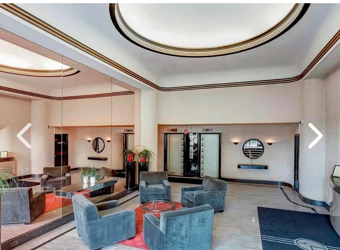 Building Foyer - 1 Scott Cir NW