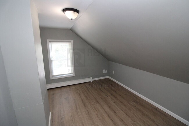 Building Photo - 31B Park Street