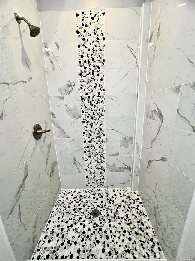 Building Photo - 126 W Main St