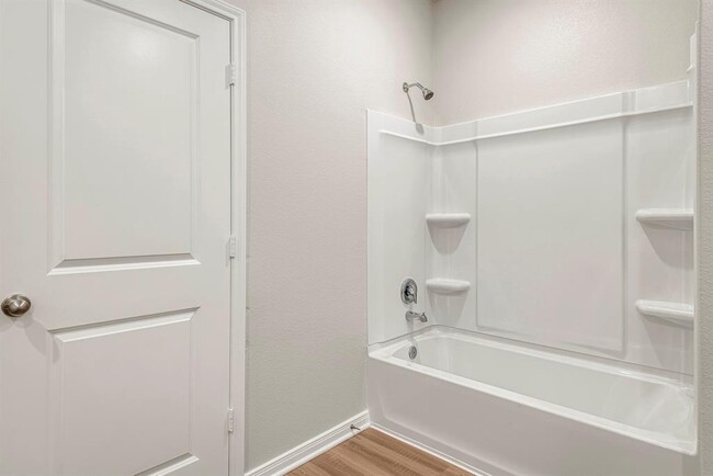 Building Photo - 452 Beechwood Hacienda Dr