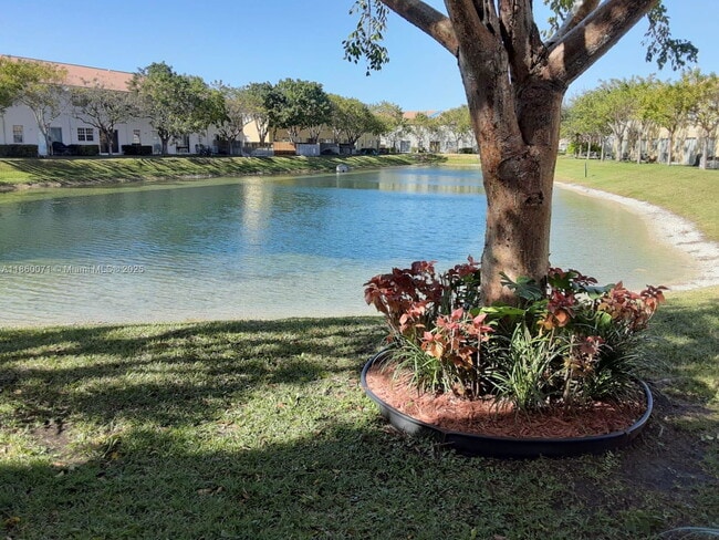 Building Photo - 2155 NE 3rd Ct