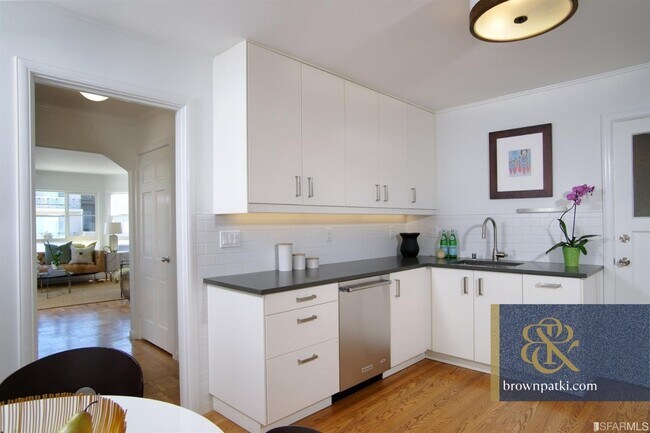 Building Photo - 89 Iris Ave