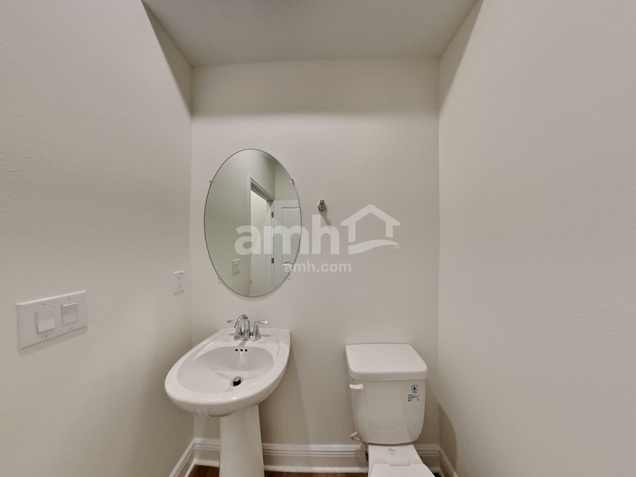 Building Photo - 27192 St Andrews Ave