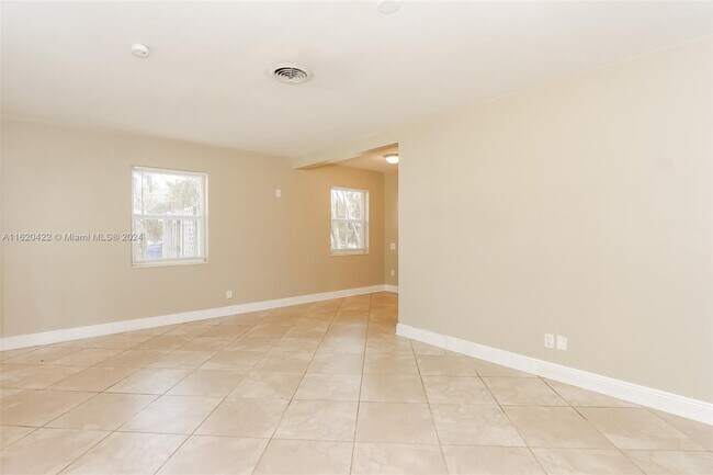 Building Photo - 1640 NW 3rd Ave