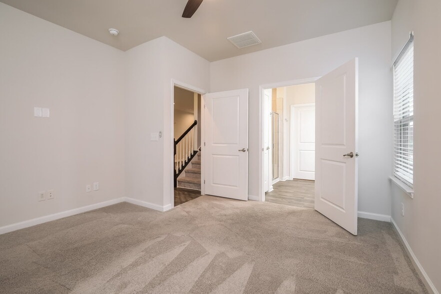 Building Photo - 1728 Ripley Woods St