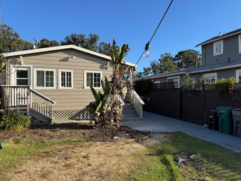 Building Photo - 2069 Harrington Ave