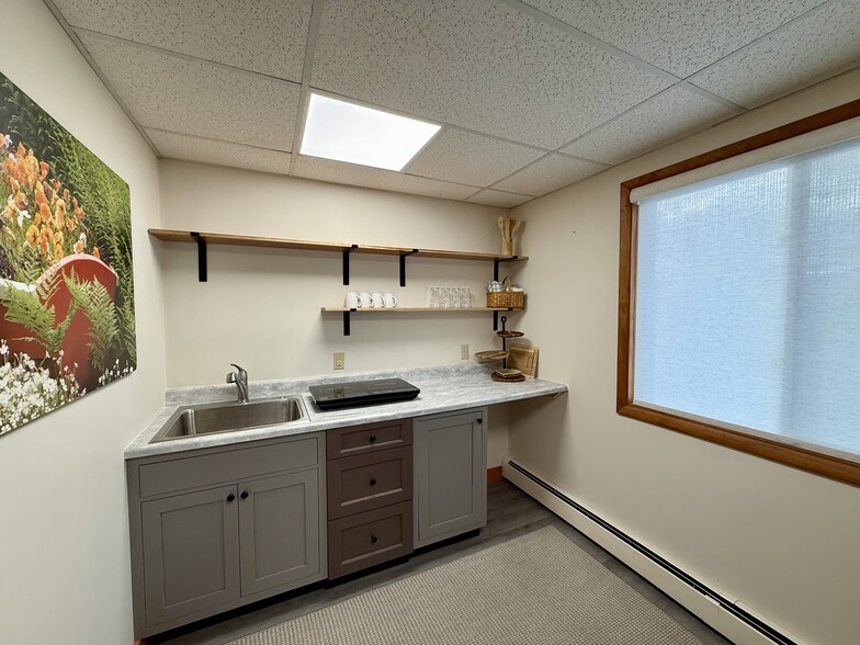 Building Photo - 507 E Main St