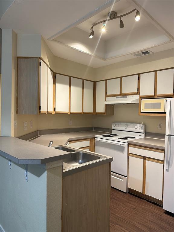 Building Photo - 6000-10 Shepherd Mountain Cove