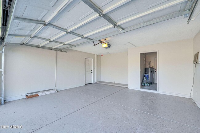 Building Photo - 613 W Rosemonte Dr