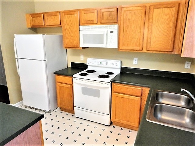 Building Photo - 640 Hanska Way