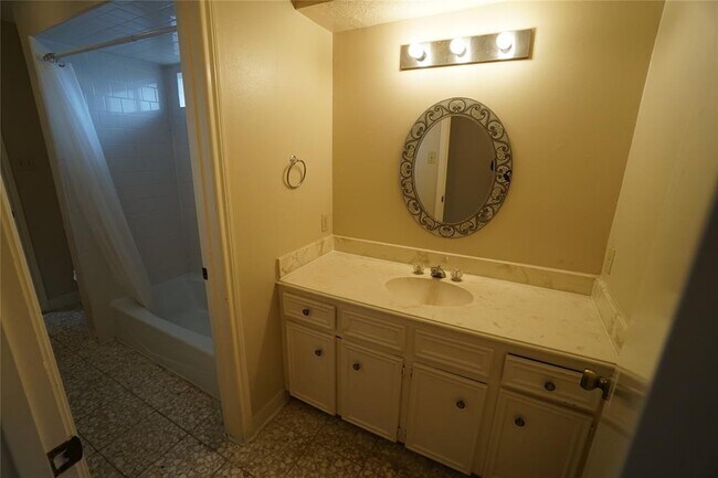 Building Photo - 7827 Candle Ln