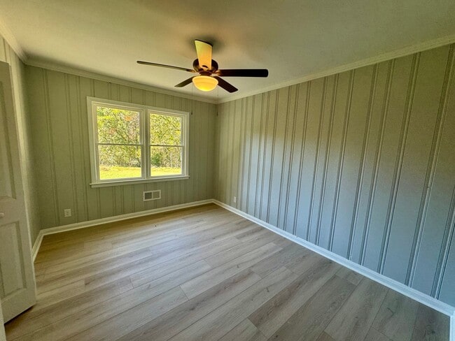 Building Photo - Four Bedroom House/Boonsboro Area
