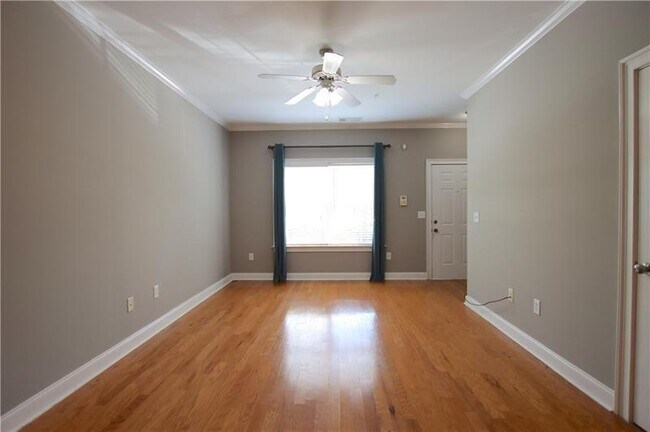 Building Photo - 460 S Barnett Shoals Rd