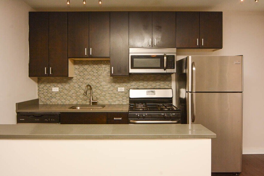 Building Photo - 2410 N Kedzie Blvd